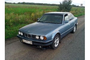 BMW/5 Series Sedan,2.4(1988 г.)