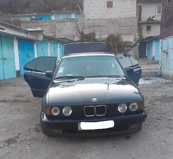 BMW/5 Series Sedan,2.4(1989 г.)