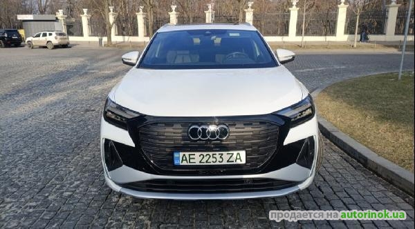 Audi/Q4 E-tron,1.1(2023 г.)